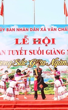 Suối Giàng mùa lễ hội, nơi hương trà kể chuyện núi rừng