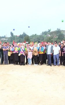Chợ bản Lồng: Điểm check-in níu chân du khách trên đỉnh đèo Pha Đin huyền thoại