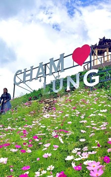 Ra mắt điểm check-in “Chạm Lũng Cú” nơi địa đầu Tổ quốc
