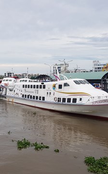 Tàu, phà đi Phú Quốc tạm ngưng hoạt động do thời tiết xấu
