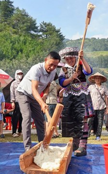 Về Mù Cang Chải vui hội giã bánh giày độc đáo của người Mông
