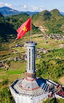 Miễn phí vé tham quan Cột cờ Quốc gia Lũng Cú cho người cao tuổi