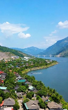 Về Mường Lay khám phá vẻ đẹp sông Đà mùa nước nổi