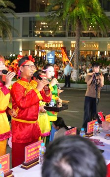 Phố biển Gia Lai hút khách bằng chương trình Carnival đường phố