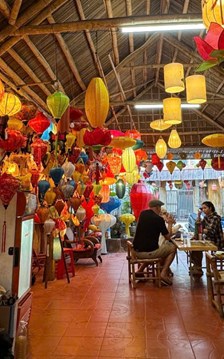 Tất bật mùa đèn lồng Hội An những ngày cận Tết 