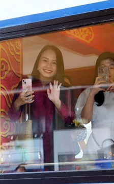 Ngắm cảnh đèo Hải Vân từ tàu hỏa chất lượng cao: hành trình “chậm mà chất”