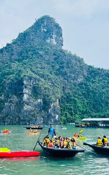 Không còn “hứng lên là đi”, khách đặt sớm 1 - 2 tháng để giữ chỗ