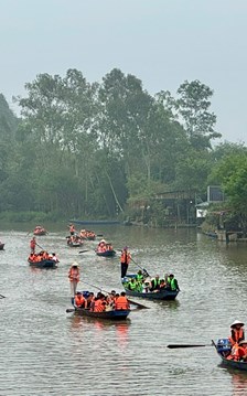Đò chèo tay gìn giữ bản sắc chùa Hương và sinh kế người dân