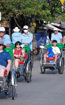 Khám phá Đà Nẵng chậm rãi qua từng vòng bánh xe xích lô