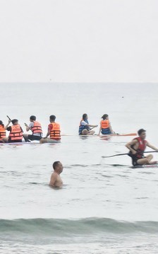 Đà Nẵng siết quản lý chèo SUP, quy định rõ khung giờ và vùng hoạt động