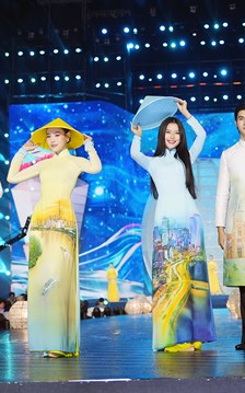Lễ hội Áo dài TP.HCM chính thức khai hội
