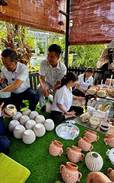 Giải bài toán phát triển bền vững du lịch làng nghề