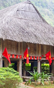 Thung Nham “khoác áo mới”: Bản giao hưởng sắc màu mừng đại lễ