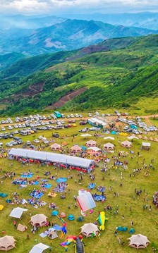 Bùi Hui “chạm mây”, đánh thức khát vọng tương lai