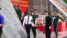 Phó Thủ tướng Phạm Thị Thanh Trà dự Lễ truy điệu, an táng hài cốt liệt sĩ tại Quảng Ngãi