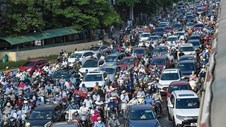 Thủ tướng chỉ đạo không để xảy ra ùn tắc kéo dài tại Hà Nội và TP.HCM