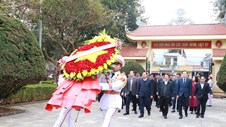 Lai Châu: Dâng hoa, dâng hương Chủ tịch Hồ Chí Minh và viếng các liệt sĩ
