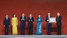Tổng Bí thư, Chủ tịch nước Tô Lâm trao Nghị quyết của Quốc hội về thành lập thành phố Đồng Nai