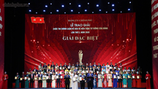 Nghị quyết của Bộ Chính trị về Chiến lược công tác tư tưởng trong bối cảnh mới