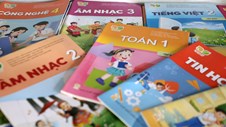Thủ tướng chỉ đạo "nóng" về cung ứng sách giáo khoa, bữa ăn học đường, sắp xếp cơ sở giáo dục