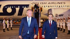 Thủ tướng Ba Lan Donald Tusk đến Hà Nội, thăm chính thức Việt Nam