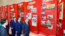 Tổng Bí thư, Chủ tịch nước Tô Lâm tham quan không gian văn hóa Kinh Bắc