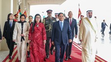  Thủ tướng Phạm Minh Chính và phu nhân bắt đầu chuyến thăm chính thức Kuwait