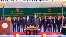 Thủ tướng Việt Nam và Thủ tướng Campuchia dự khai trương cặp cửa khẩu quốc tế Tân Nam - Meun Chey