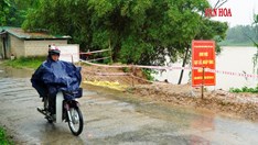 Sạt lở bờ sông Hương “đe dọa” các di tích và công trình dân sinh