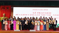 Vinh danh 27 tác phẩm xuất sắc Giải Búa liềm vàng Hà Tĩnh 2025
