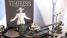 Tùng Dương và hành trình đối thoại với những tình khúc bất hủ