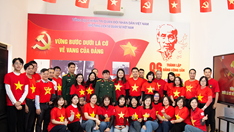 Nhiều hoạt động tại chương trình “Vững bước dưới lá cờ vẻ vang của Đảng”