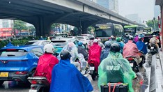 Ngày mưa thứ ba, Hà Nội tiếp tục ùn tắc