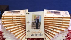Ra mắt cuốn sách “Dấu chân người thầy”