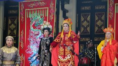 Hát Bội rực rỡ giữa không gian đô thị