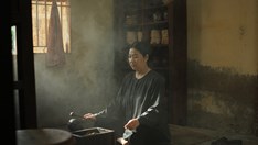 Lê Khánh lột xác với vai thầy cúng trong phim kinh dị “Ma Xó”