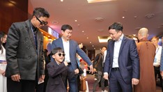 (Kỳ 2) Ai đang định hình văn hóa mạng?