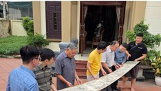 “Trúc Lâm đại sĩ xuất sơn đồ“: Dấu ấn Phật hoàng Trần Nhân Tông thức giấc trên mặt gỗ