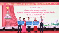 Những tủ sách mở lối ước mơ cho học sinh vùng biên