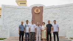 Bài 1: Mang nặng ân tình với Việt Nam