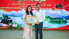 Phóng viên Báo Văn Hóa nhận Bằng khen của Chủ tịch UBND tỉnh Thái Nguyên