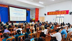 Chiếu phim cách mạng phục vụ nhân dân trên quê hương Bác Tôn
