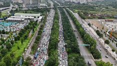 Một số điểm còn bị ngập, di chuyển trên Đại lộ Thăng Long thế nào?