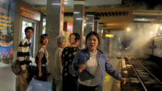 “Nhà mình đi thôi” doanh thu ảm đạm, sớm khép lại hành trình phòng vé?