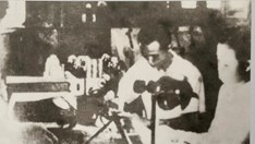  Đài Tiếng nói Việt Nam phát chương trình đầu tiên (1945)