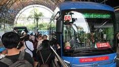 TP.HCM tri ân 10 hành khách đi xe buýt nhiều nhất tháng 7
