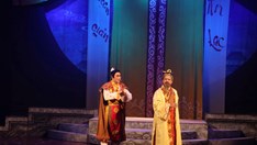 Sân khấu truyền thống thăng hoa