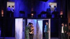  Không cần cao trào, sân khấu vẫn chạm tới khán giả