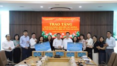 NXBGDVN hỗ trợ ngành Giáo dục Cao Bằng khắc phục hậu quả bão lũ