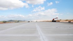 Đường cất hạ cánh số 2 sân bay Phù Cát trước ngày bay hiệu chuẩn